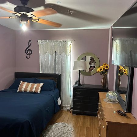 Colorful 3 Bedrooms Twin Home Near Center ฟิลาเดลเฟีย ภายนอก รูปภาพ