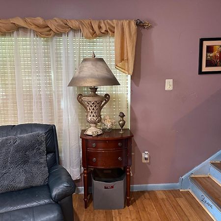 Colorful 3 Bedrooms Twin Home Near Center ฟิลาเดลเฟีย ภายนอก รูปภาพ